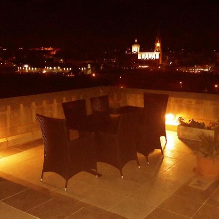 Luxury Apartment - Fort Chambray กฮาจ์นซีเลม ภายนอก รูปภาพ
