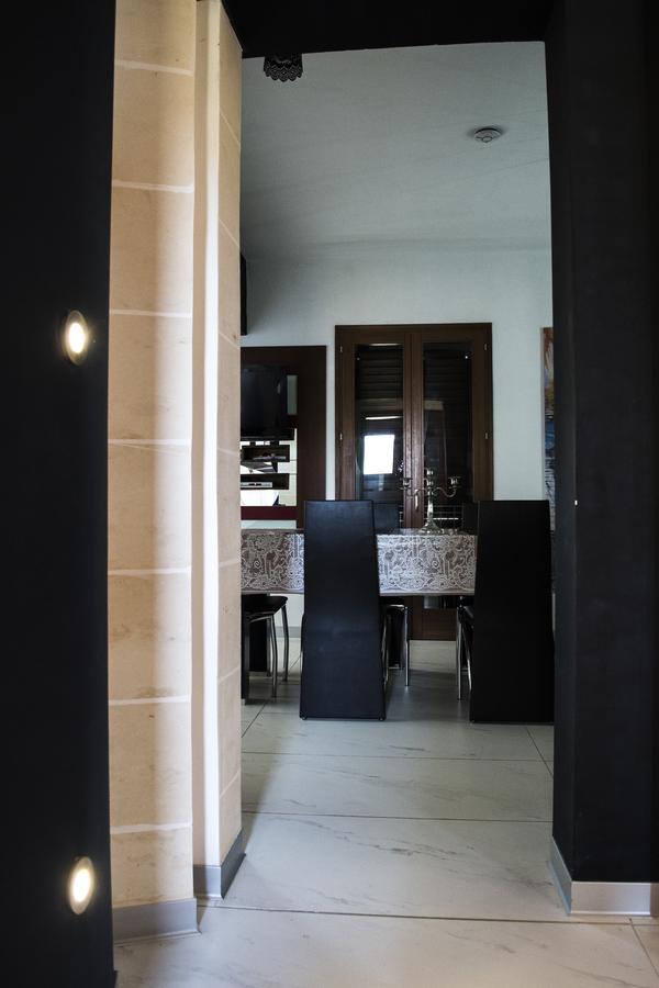 Luxury Apartment - Fort Chambray กฮาจ์นซีเลม ภายนอก รูปภาพ